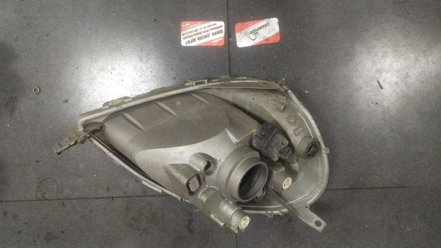 Ліва фара на Toyota Yaris P10