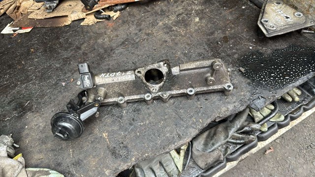 Колектор впускний для opel