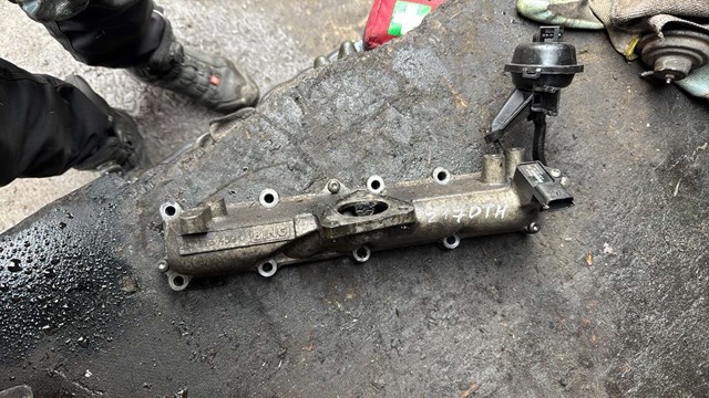 Колектор впускний для opel