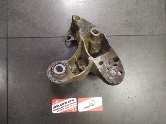 8D0199351H VAG Кронштейн подушки (опоры) двигателя левой купить в Кривой Рог