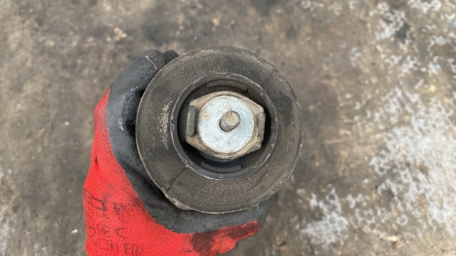8D0199379M VAG Левая подушка двигателя купить в Одесса