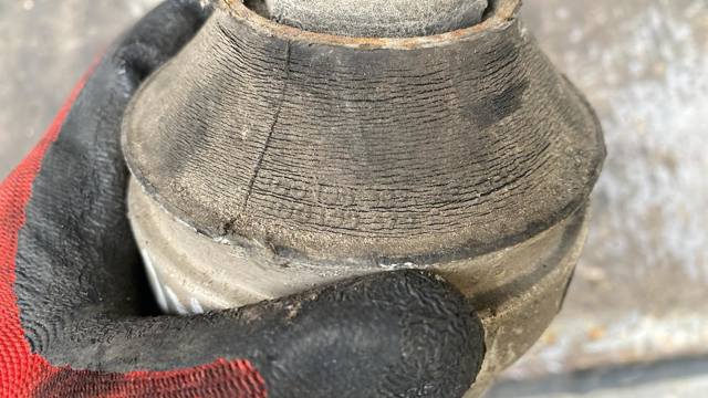 8D0199382AE Подушка (опора) двигателя правая купить Харьков