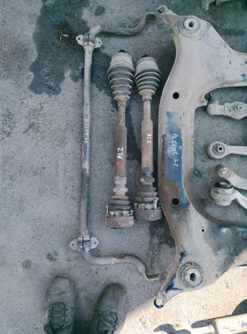 Привод в сборе левый 8D0407271AP VAG