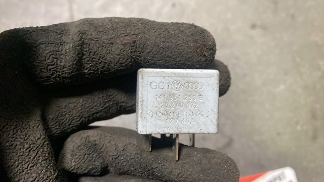 8D0951253A VAG Реле вентилятора купить в Украина
