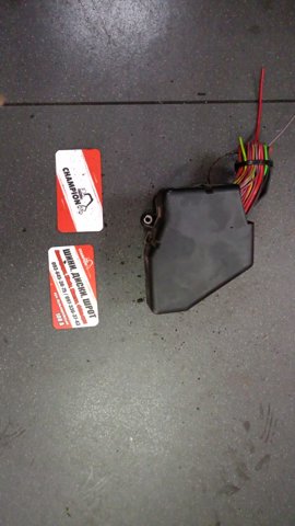 Блок запобіжників задній, салонний