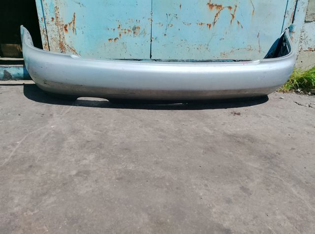 Бампер задній