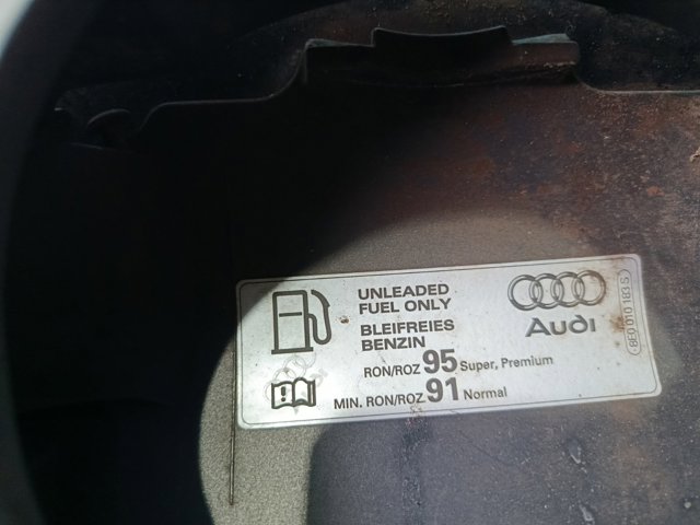 Лючок бензобака — фото 2