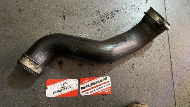 Шланг/патрубок інтеркуллера, верхній лівий — фото 1