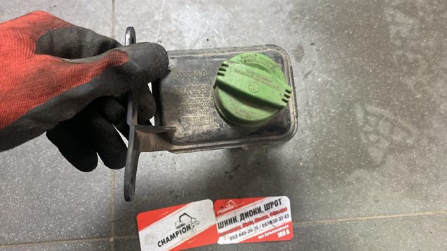 Бачок насосу гідропідсилювача керма — фото 4