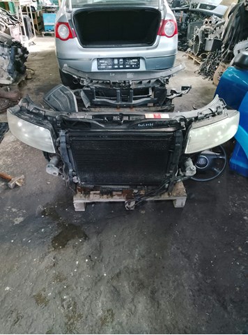 Кронштейн для радиатора 8E0805594B VAG