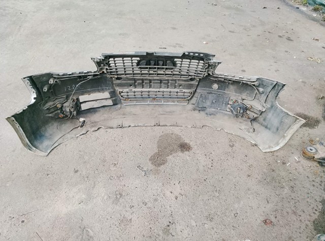 Бампер передній