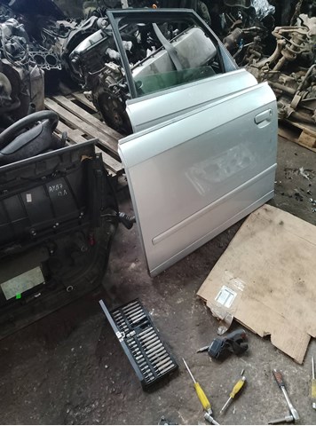 Двері передні, ліві