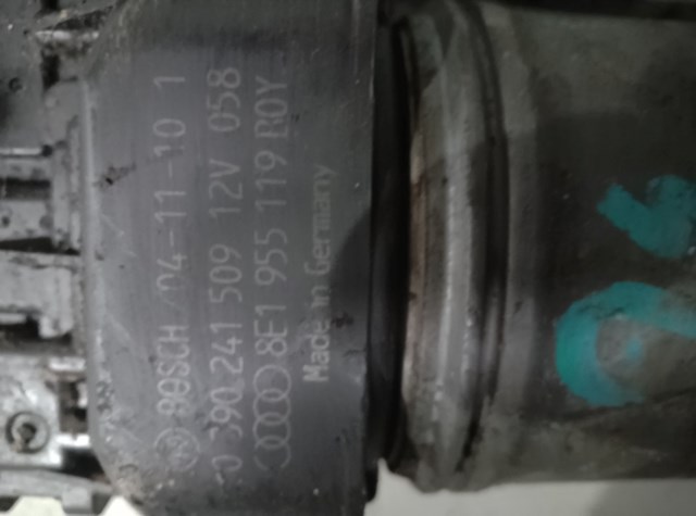 Мотор стеклоочистителя лобового стекла