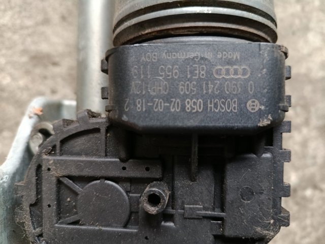 Мотор стеклоочистителя лобового стекла