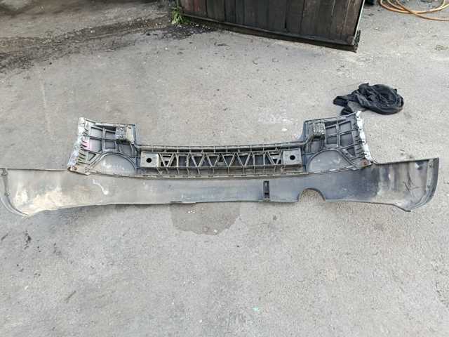 Бампер задній