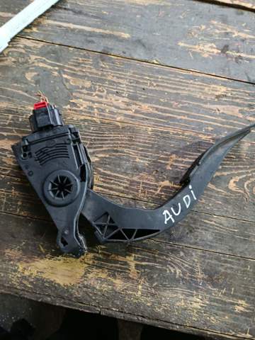 Педаль газу (акселератора) — фото 1