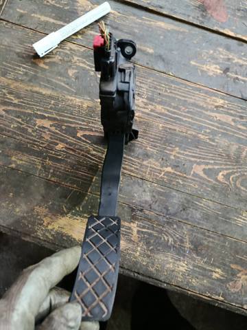 Педаль газу (акселератора) — фото 5