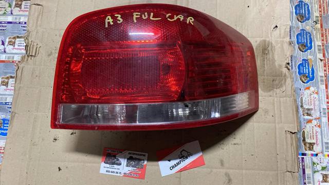 Фара задняя правая внешняя 8P0945096 VAG