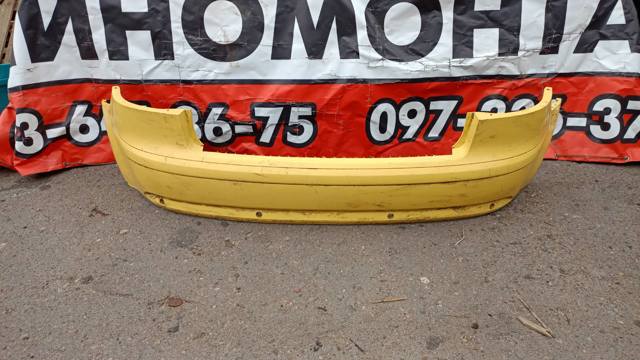 Бампер задній