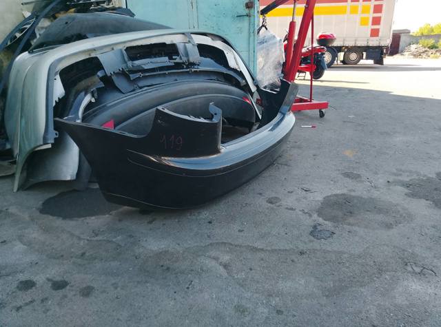 Бампер задній