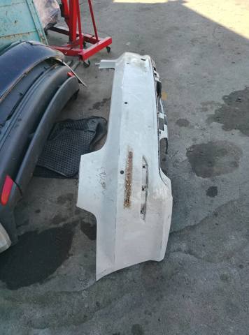 Бампер задній