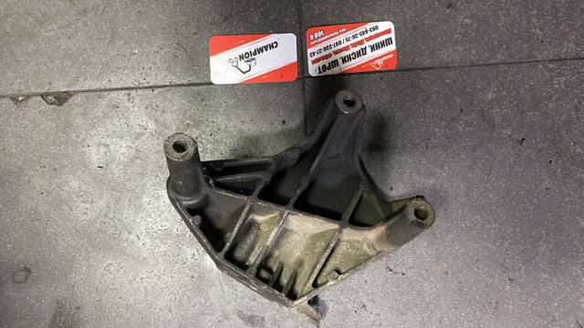 Кронштейн двигуна — фото 3