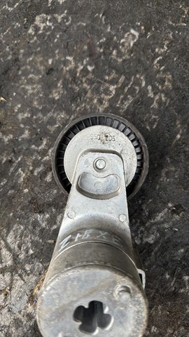 Натяжитель приводного ремня