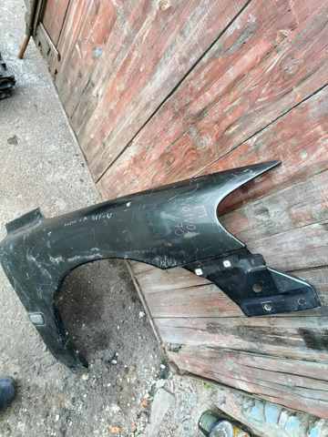 Крило переднє праве