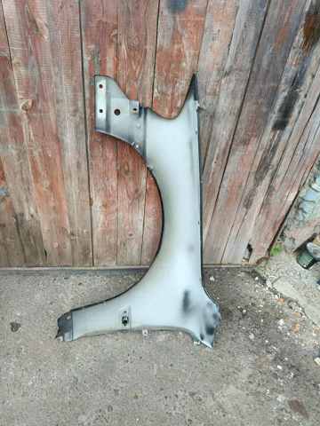 Крило переднє праве