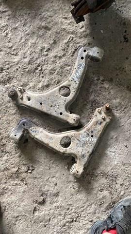 Рычаг передней подвески нижний правый