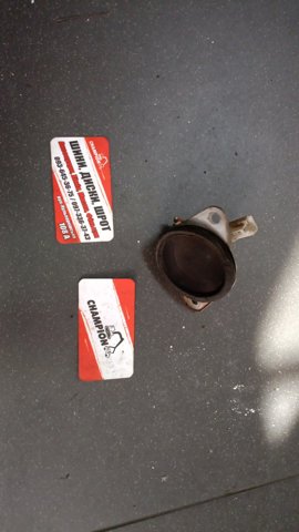 Динамик в торпеде левый