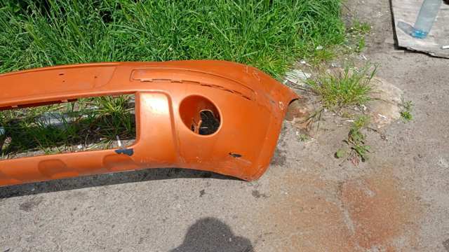 Бампер передній