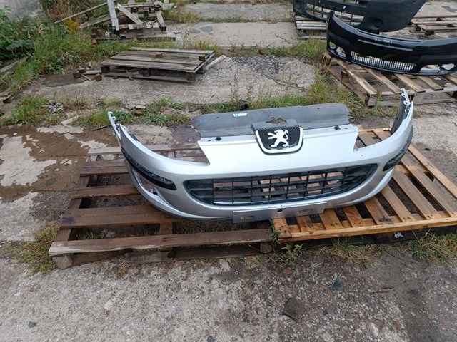 Бампер передний