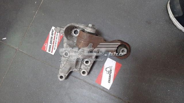 Кронштейн прав двигна С5