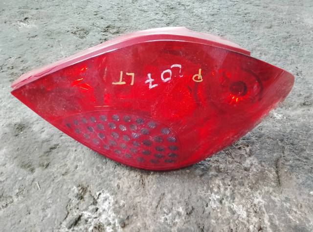 Ліхтар задній правий