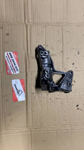 кронштейн генератора