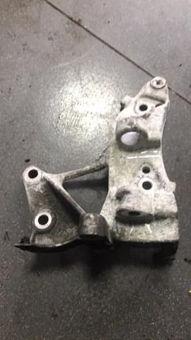 кронштейн генератора