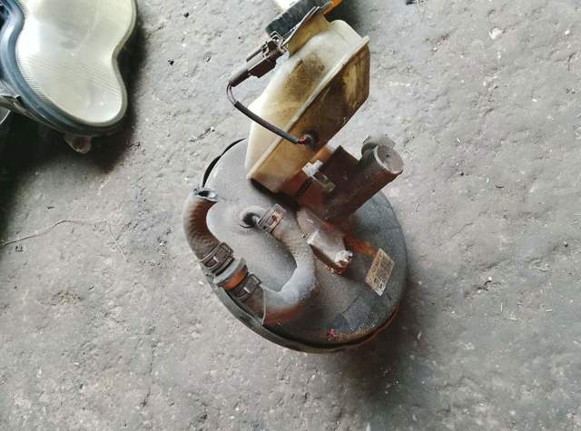 Підсилювач гальм вакуумний