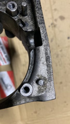 Кронштейн топливного фильтра