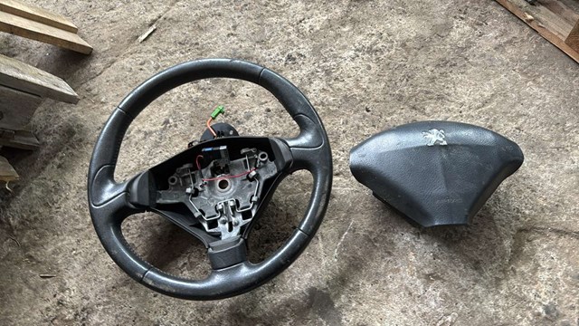 Кермо PEUGEOT 407