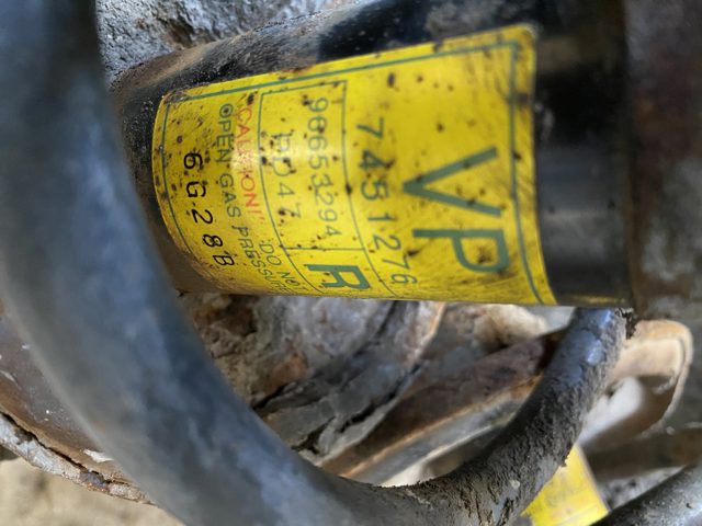 Амортизатор подвески передний левый 96653294 GM