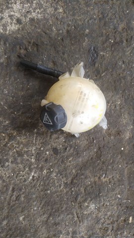 Бачок системи охолодження, розширювальний