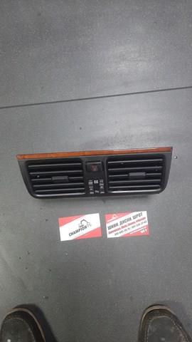 Решітка центральна Lexus Ls400