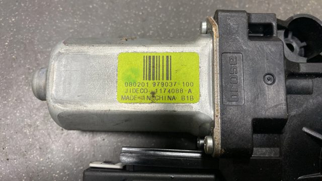 Моторчик склопідіймача — фото 2