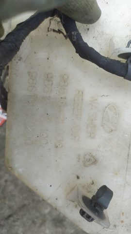 Бачок обмивача