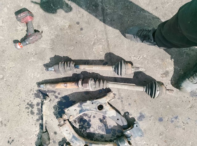 Привод передний левый 9M513B437BA FORD