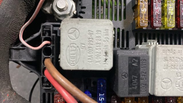 Реле стартера A0025422819 MERCEDES