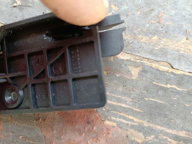 Ручка відкривання капота — фото 3