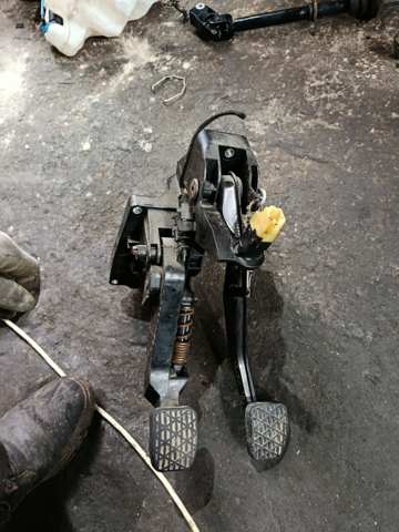 Педаль гальм — фото 1