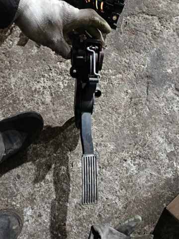 Педаль газу (акселератора) — фото 3